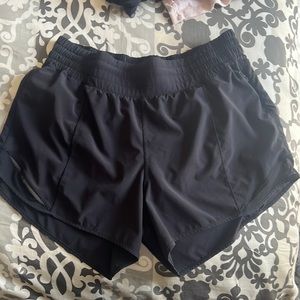 lululemon high rise hotty hot shorts size 10 black